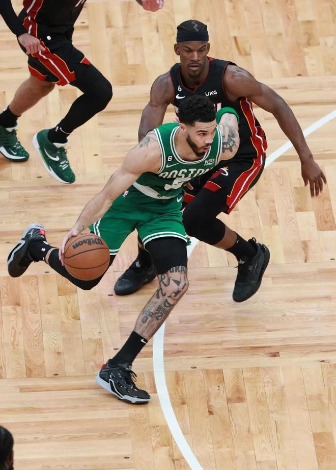 九游会-塔图姆官方宣布重返赛场新规，西班牙队引发争议！