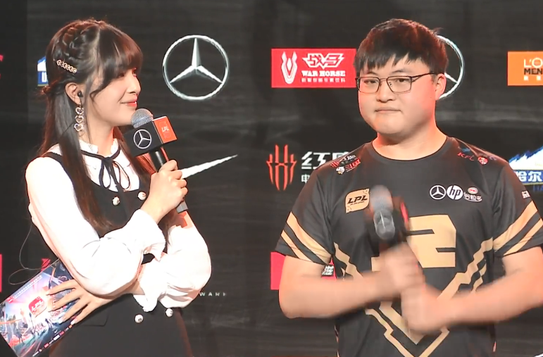 J9-Doinb回归赛场，大胜首场状态亮眼，雄鹿观众沸腾！的简单介绍